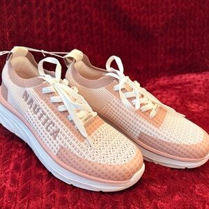 Nautica Women’s Blush and White Viburn Knit Sneakers – NWT Size 8.5